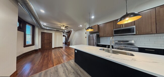 Photo - 219 Manheim St Unidad 2