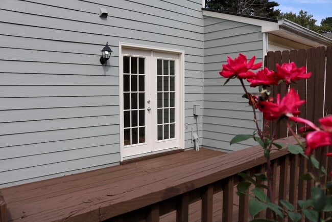 Room to entertain on the huge deck. - 7005 Sand Wedge Cir