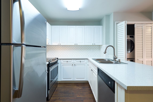 Photo - Breakwater Apartments