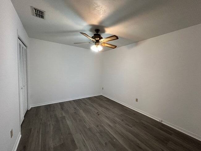 Photo - 1/2 Duplex For Rent !