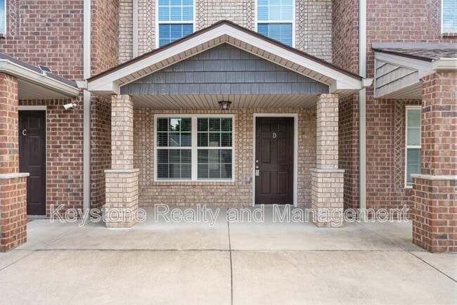 Photo - 301 Landrum Pl