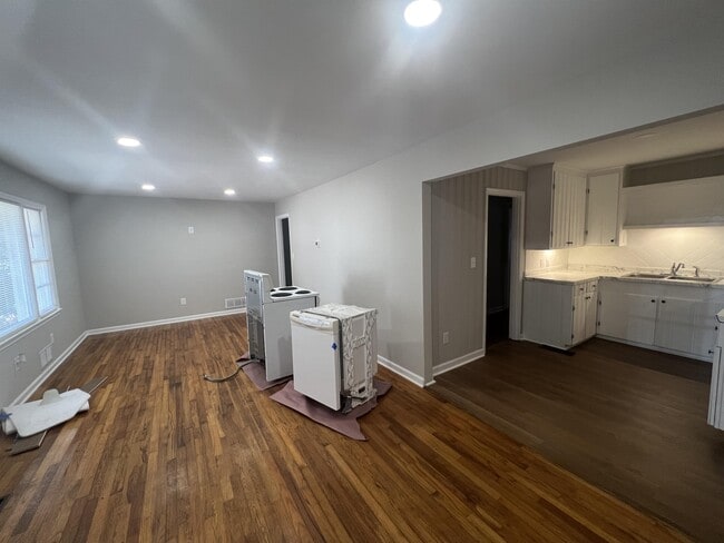 Photo - 230 Habersham Dr