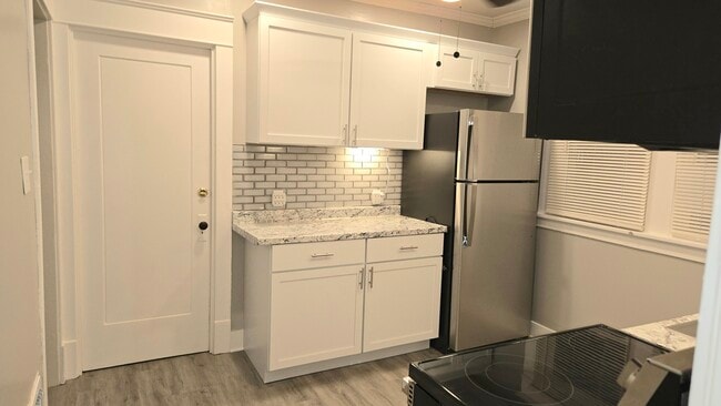 Kitchen - 414 Taunton Pl Unit Lower