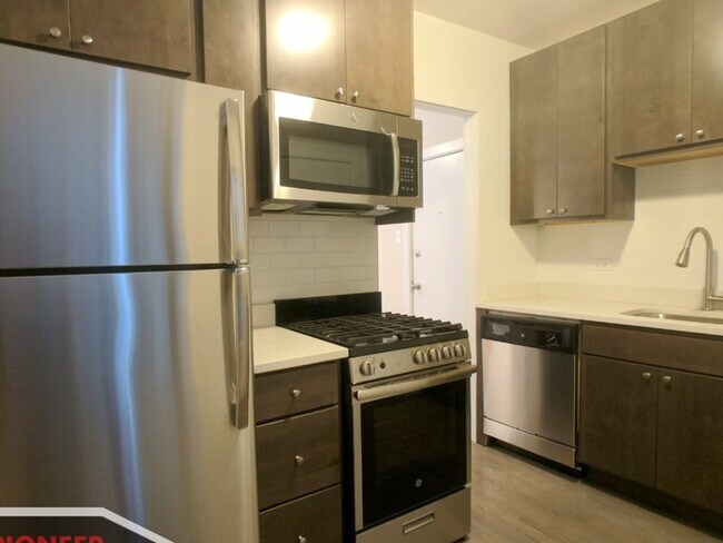 Photo - 2645 N Spaulding Ave Unit 1E
