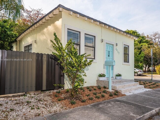Building Photo - 3452 Margaret St Rental
