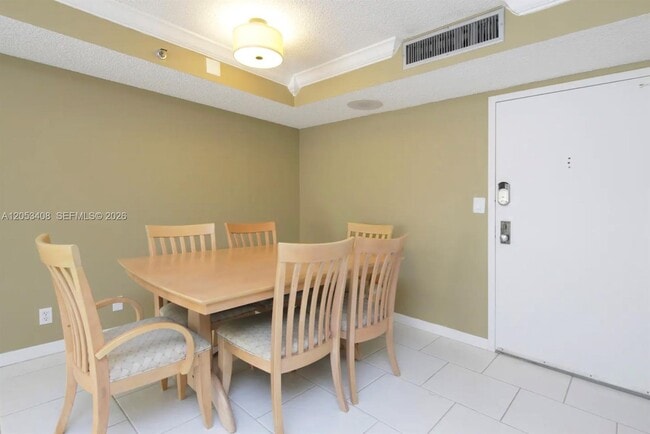 Photo - 2625 Collins Ave Unit 320