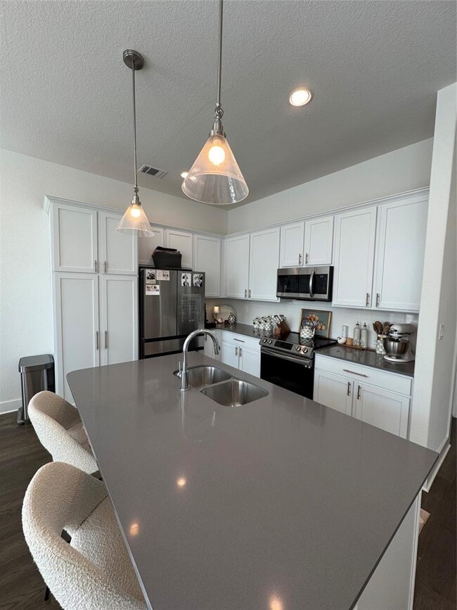 Photo - 2050 Lohmans Spur Rd Unidad 702