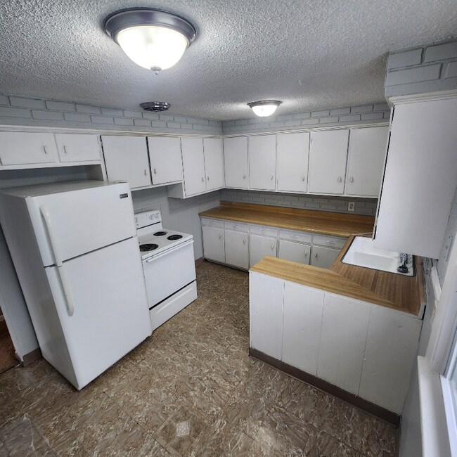 Photo - 4818 E 86th St Unidad Upstairs
