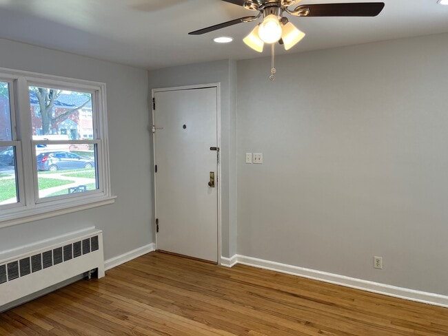 Building Photo - 15A Carolyn Ter Unit 15a