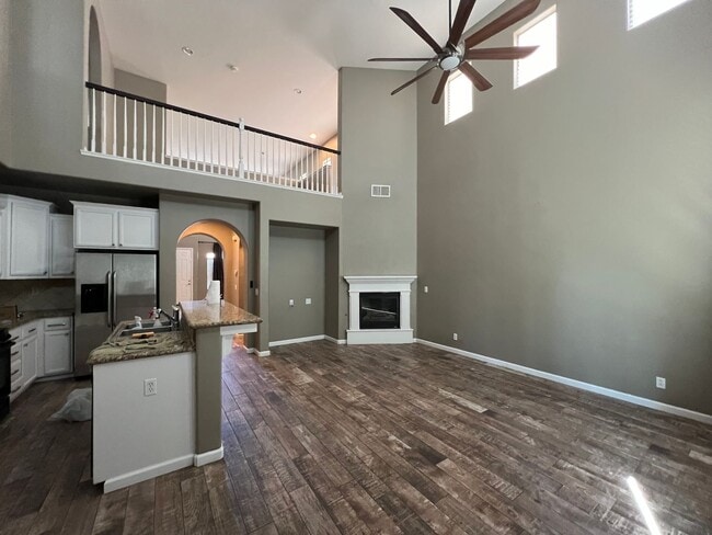 Photo - 3156 N Applegate Ave