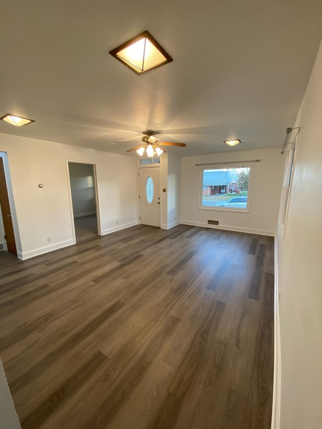 Photo - 731 Avenue E