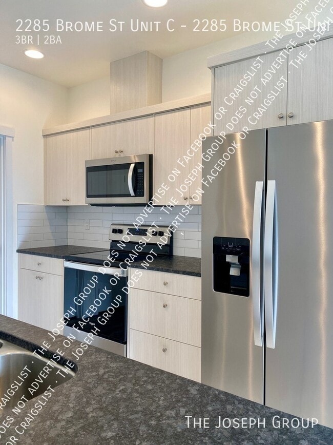 Photo - 2285 Brome St Unit 2285 Brome St C Lynden