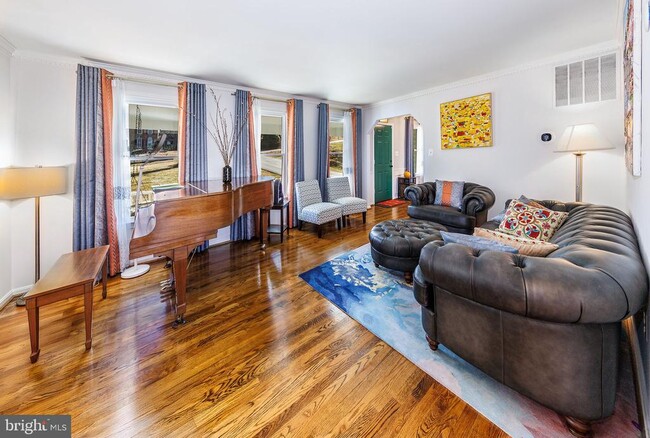 Photo - 980 Old Holly Dr