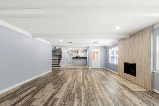 Building Photo - 1103 Manatee Ln