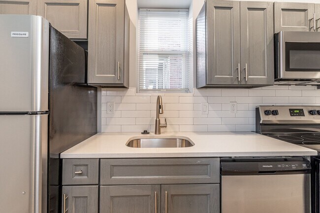 Photo - 846 N 41st St Unit 2