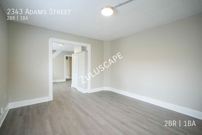 Photo - 2343 Adams St