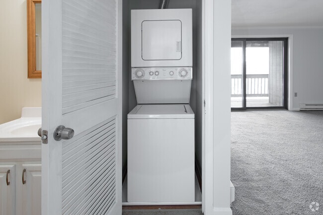 2Br, 1BA, - 850SF - Cherry Hill Apartments