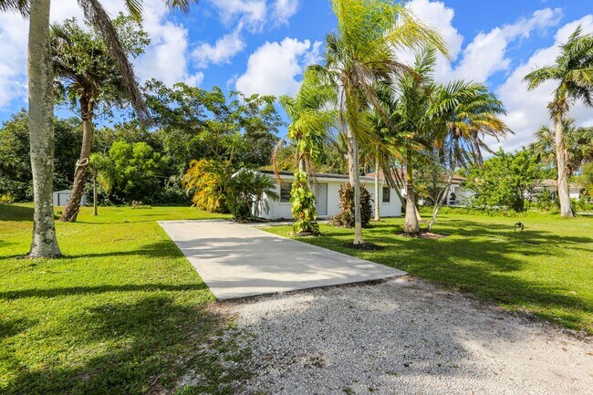 Photo - ***SINGLE FAMILY HOME ***ANNUAL***TRAIL ACRES***NO HOA***PET FRIENDLY***NOT OLDE NAPLES***