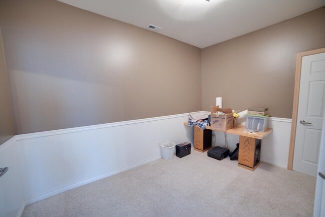 Photo - Large Single Family Home located near White Bluffs Elementary!