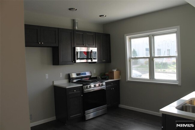 Photo - 519 Roosevelt Ave Unit 1