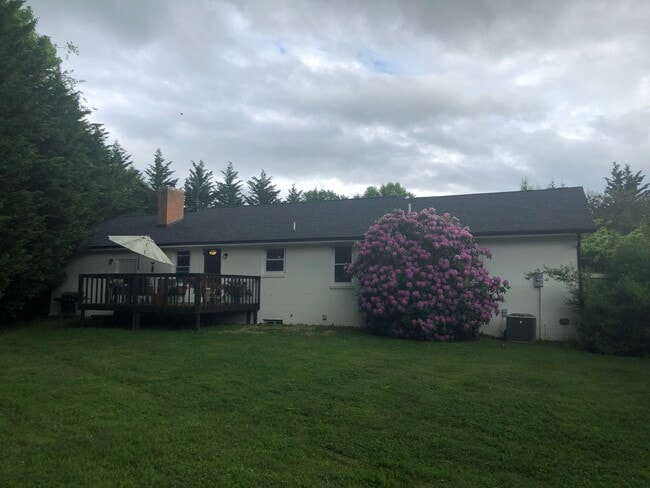 Photo - 800 Summit Dr