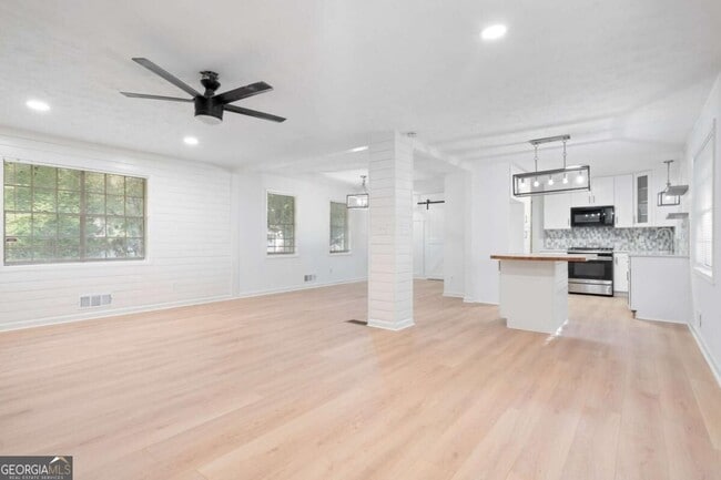 Photo - 920 Kings Ct