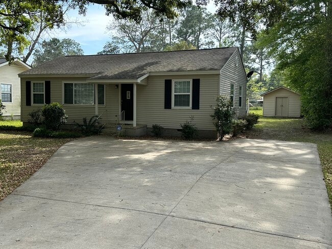 Driveway - 2017 N Harding St