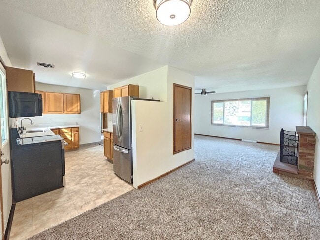 Photo - $2,300 - 4 Bed / 2 Bath Beautiful Home in ...