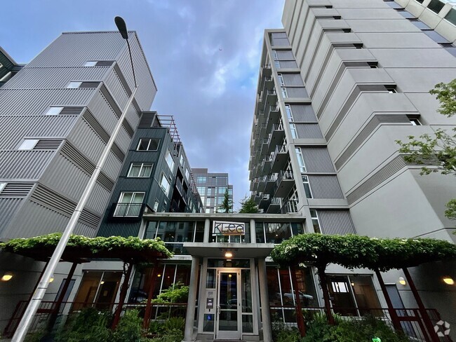 Building Photo - Urban 1-Bedroom Apartment in Downtown Seattle