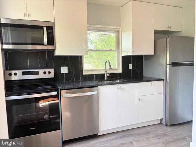 Photo - 9103 Wallace Rd