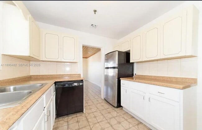 Photo - 438 Malverne Rd