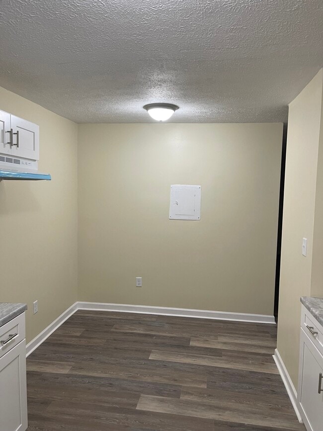 Photo - 633 Colonette Dr