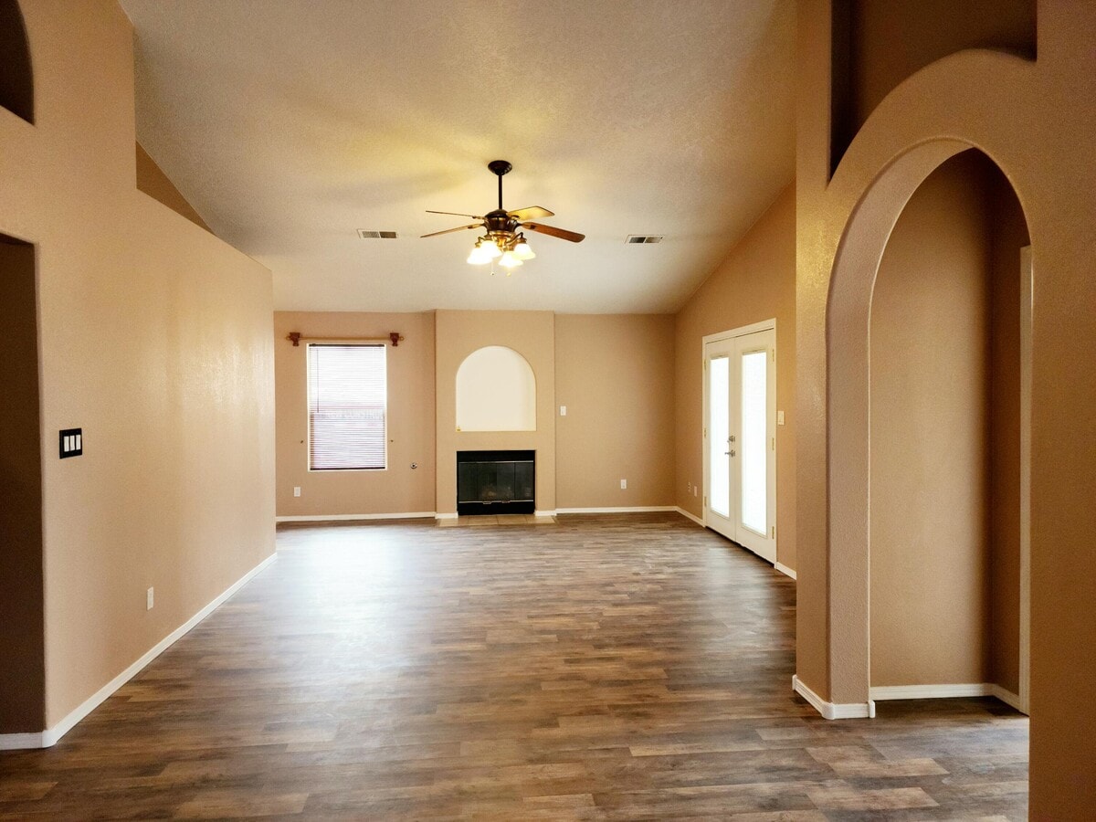 Photo - 764 Terracotta Pl SW