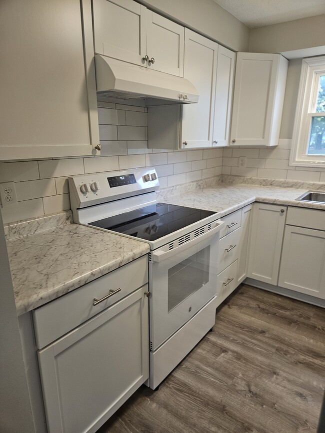 Building Photo - 500 Delaware Ave Unit 500