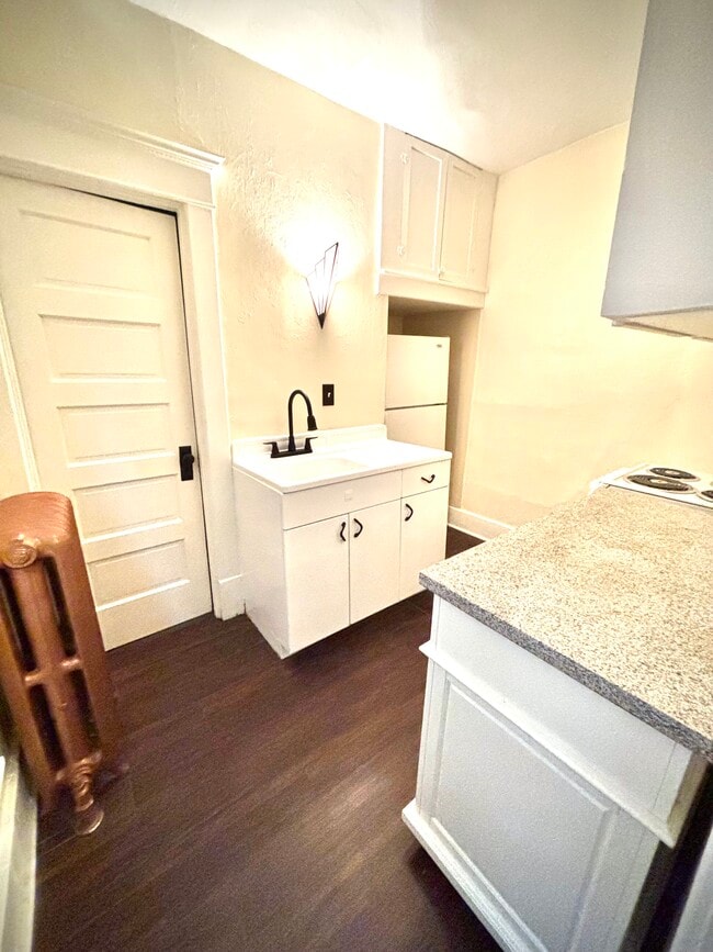 Building Photo - 220 Stevenson St Unit Lower Rear