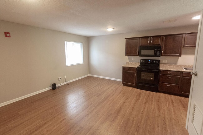 Photo - 105 N Garth Ave Unit 16