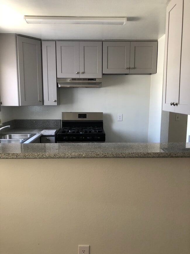 Photo - 1244 N Orange Dr Unidad 308