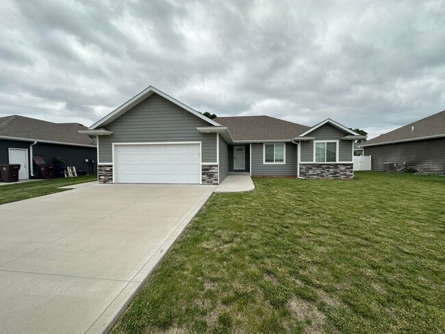 $2500 - Beautiful 3 bed 2 bath home in Sou... - $2500 - Beautiful 3 bed 2 bath home in Sou...