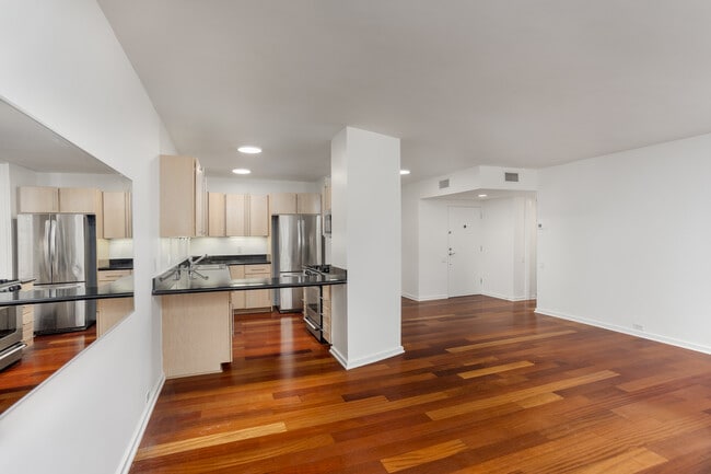 Photo - 330 S Barrington Ave