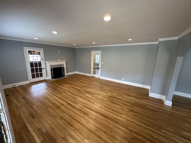 Photo - 958 Winburn Dr