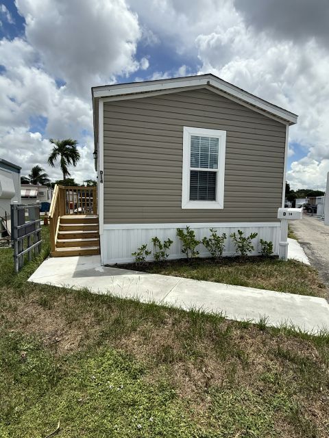 Building Photo - 6101 Cleveland St