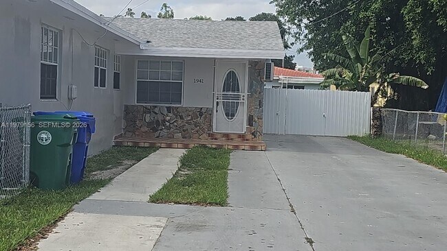 Photo - 1941 NW 32nd St Unidad 1941