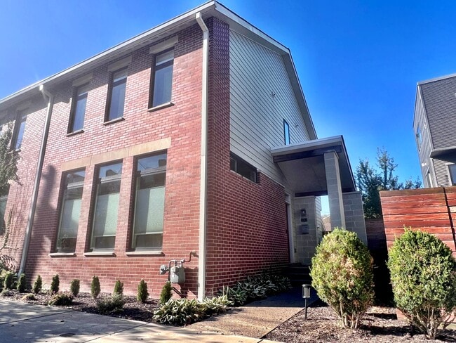 Building Photo - 130 Home St