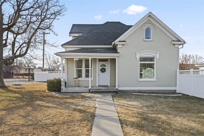 Charming Lehi Gem: 3-Bed 2-Bath Home with ... - Charming Lehi Gem: 3-Bed 2-Bath Home with ...