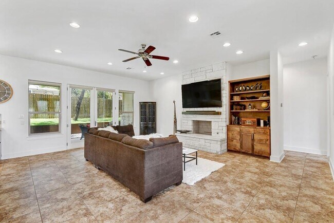 Photo - 1006 Lipan Trail
