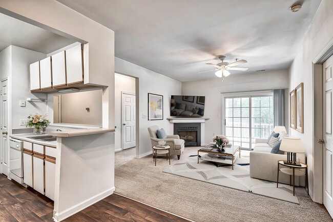 Photo - Tamarack on the Lake Apartments