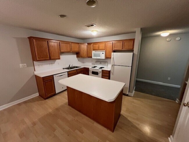 Photo - Faith 324-326 Unit 326