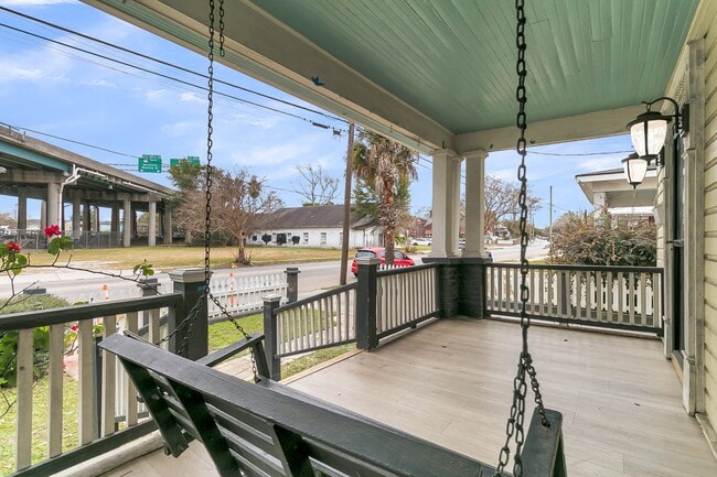 Photo - 1195 King St