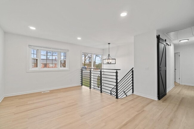 Photo - 771 Stevenson Rd