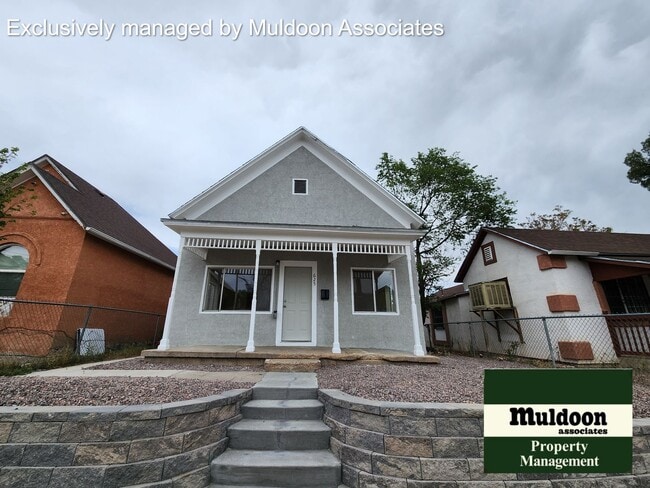 Building Photo - Remodeled 2 bed 1 bath ready now!